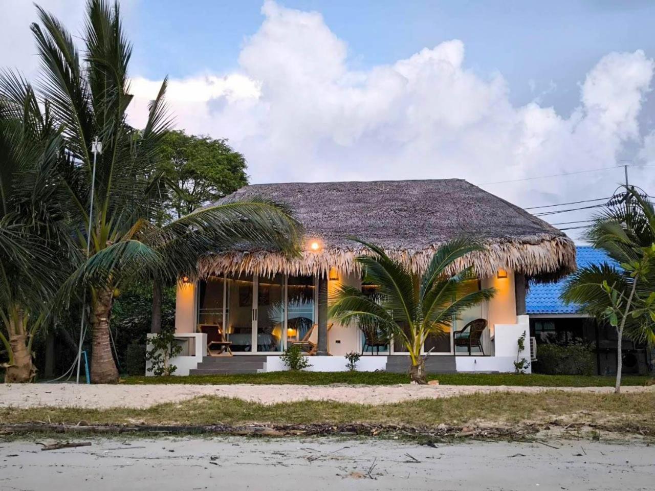 Villa Sereno Beachfront Koh Samui, Nathon Pier Ban Bang Makham