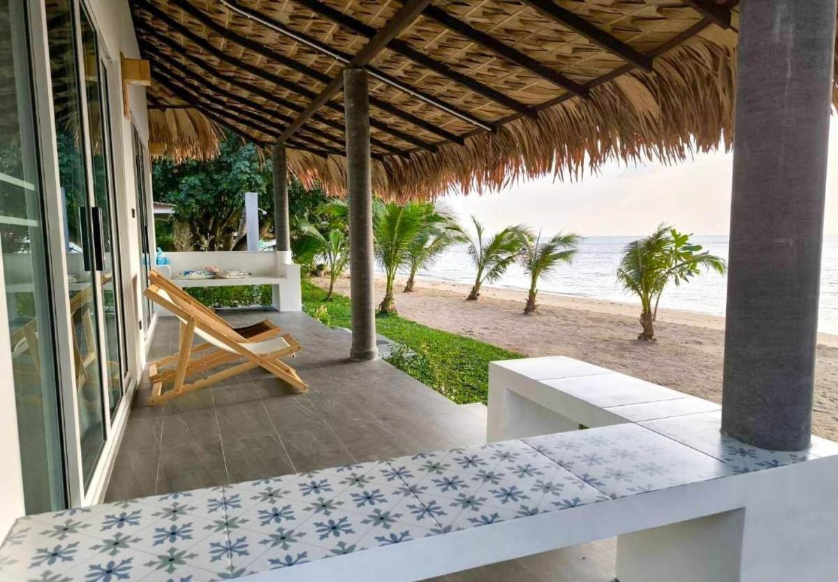 Sereno Beachfront Koh Samui, Nathon Pier Villa *